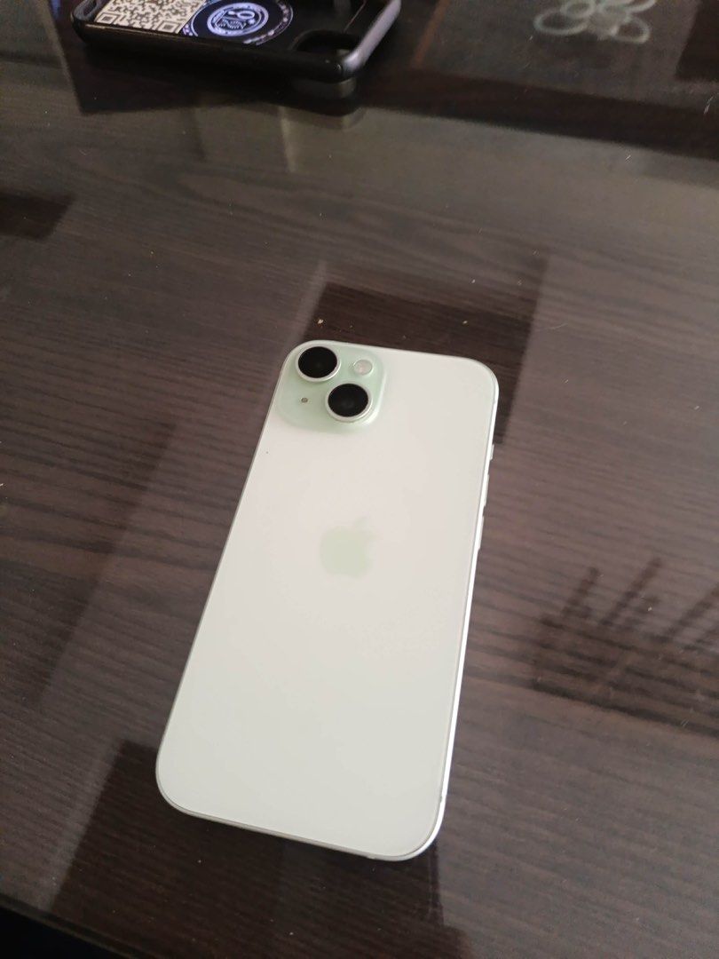 Apple Iphone 15 256 GB Green (Category: iPhone 15 Series) located in Manila. Submitted by paulcyrus0110 (Listing ID 1439202104, Image 1). Description: Apple Iphone 15 256 GB Green Issue noticeable at pictures 79 BH selling for 27 000 php .