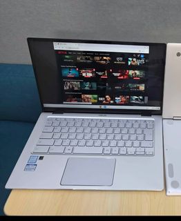 ASUS Chromebook465369990829844480