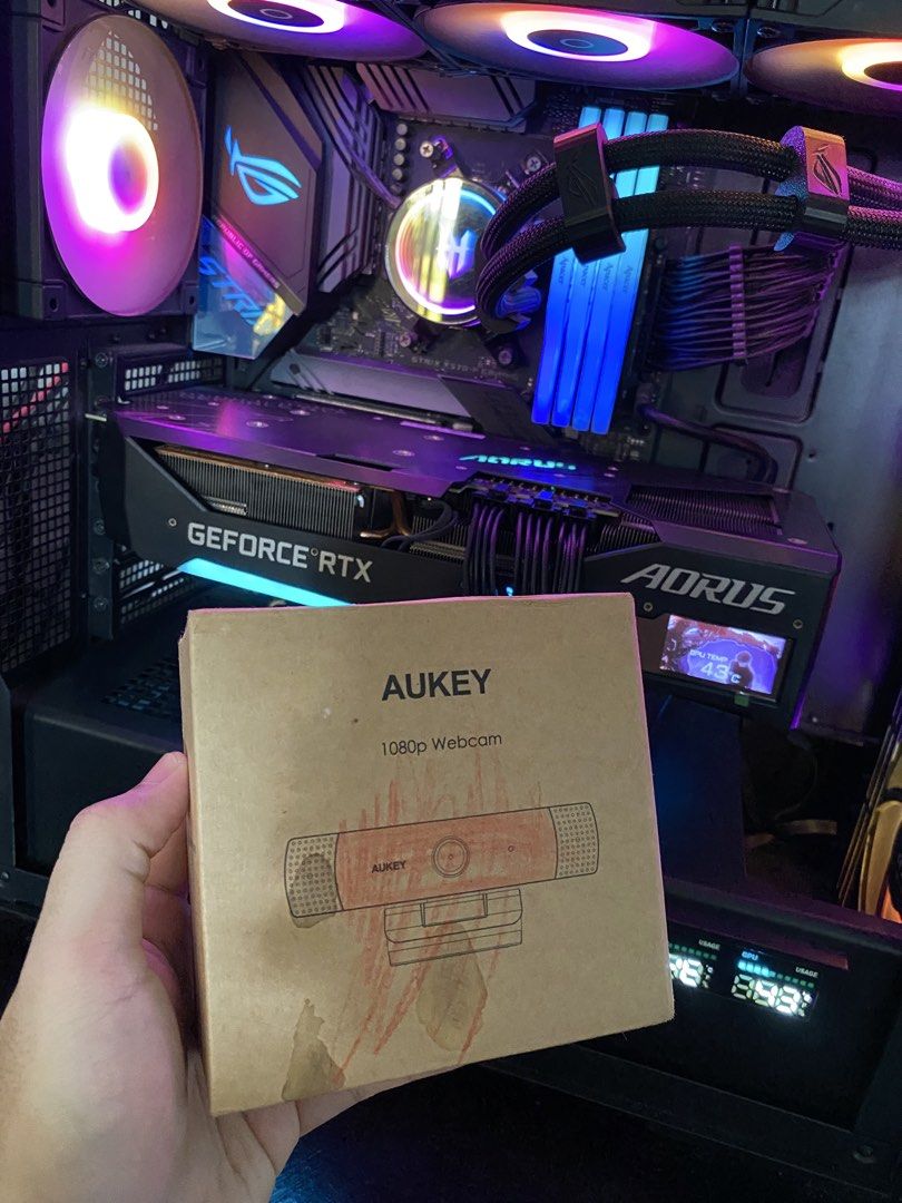 Aukey PC-LM1E 1080p Full HD Webcam (Complete Box) (Category: Webcams) located in Santa Cruz. Submitted by thirdyarevalozxc (Listing ID 1439242098, Image 2). Description: - AUKEY 1080p Webcam - Model: PC-LM18 - Includes webcam and original box - Color: Black - Box condition: Minor wear and tear Pila, Laguna Area.
