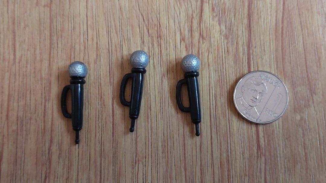 Barbie Microphones Vintage (Category: Microphones) located in Manila. Submitted by tsinelasni55674 (Listing ID 1439208529, Image 1). Description: Barbie Microphones 3 pcs. Available Mattel Vintage 129.00 each For further inquiries feel free to welcome us your message about the item.🙆 Kindly imit your expectation since the item is preloved. except from new oldstock. Shipping Fee: care of buyers via Grab lalamove, JnT. Locations: Metro Manila, Luz