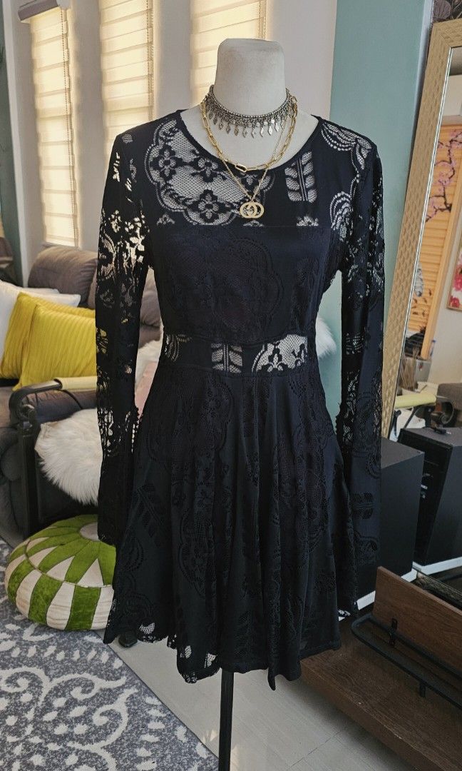 Black Lace dress (Category: Dresses) located in Cainta. Submitted by houseofseconds (Listing ID 1439111531, Image 1). Description: Brandnew black dress with side zipper open back and bell sleeves.Will fit to medium and large frame..