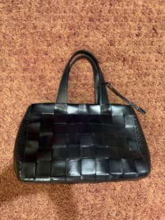 (Category: ) located in . Submitted by rc_retailing (Listing ID 1439132047, Image 1). Description: .