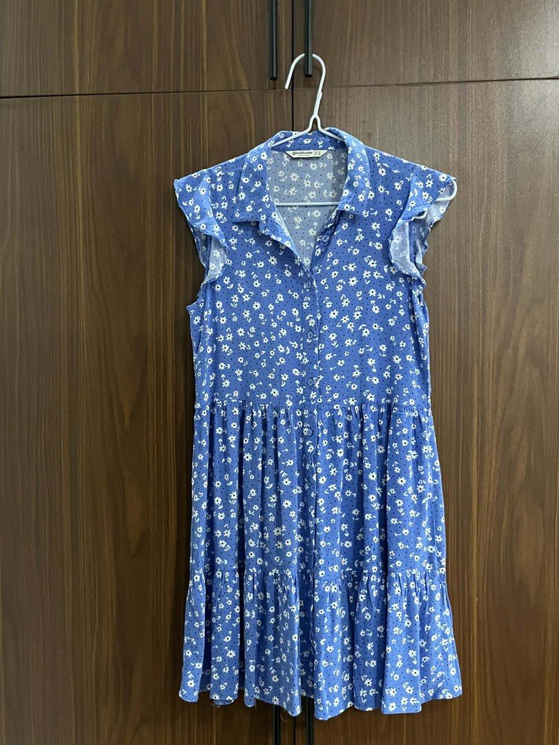 Blue floral mini dress (Category: Dresses) located in Tuguegarao City. Submitted by annie_chan2 (Listing ID 1439204043, Image 1). Description: .