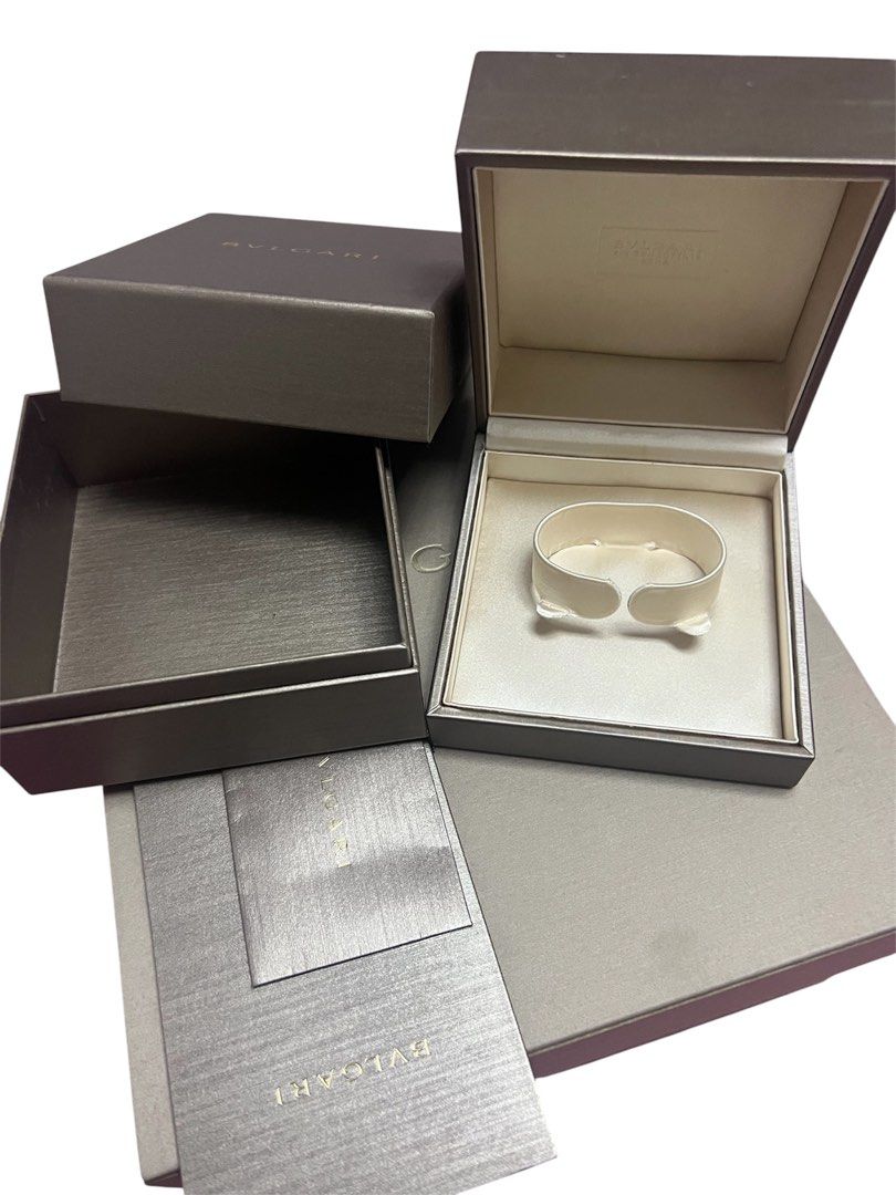 Bvlgari watch bangle box inclusions (Category: Luxury Watches) located in Manila. Submitted by murafinds26 (Listing ID 1439247420, Image 2). Description: Guaranteed authentic .