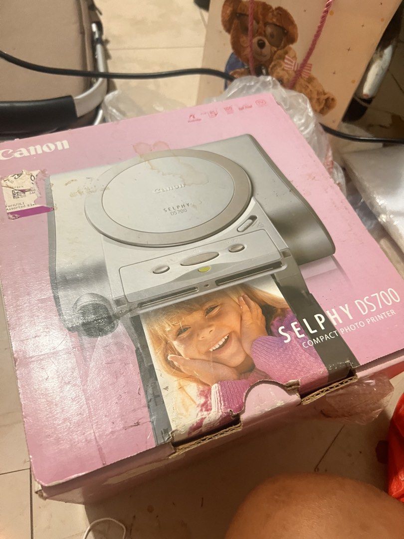 Canon Ds700 photo printer (Category: Printers, Scanners & Copiers) located in San Jose del Monte. Submitted by fiercefish.6a5e5d (Listing ID 1439214547, Image 1). Description: Photoprinter working .
