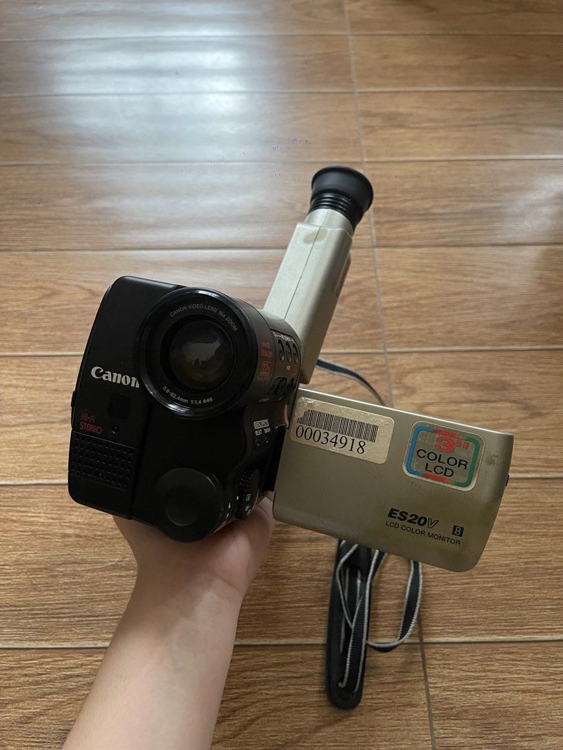 Canon ES20V Camcorder Hi8 (Category: Cameras) located in San Pablo. Submitted by teenagegrrlgang (Listing ID 1439131861, Image 2). Description: - Untested Canon ES20V camcorder - 32x zoom - Image stabilizer - Color LCD monitor - Viewfinder included - Carrying strap included - Black body with silver accents Inclusions: Canon Power Adapter CA-R300 Extra Battery Original Battery Pack Remote Control Composite RCA .
