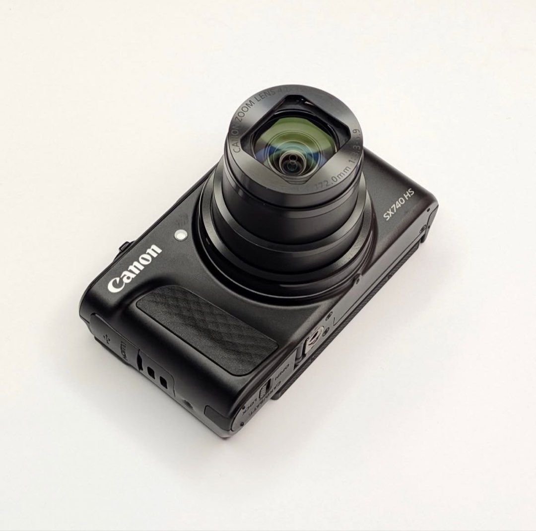 CANON PowerShot SX740 HS (Category: Cameras) located in Paranaque City. Submitted by hearthighway (Listing ID 1439106415, Image 3). Description: Complete Inclusion. Box opened. RFS: Switching to Canon PowerShot G7X Mark III Freebies: 2 (Black, Pink) Silicone Case Delivery: LBC COP.