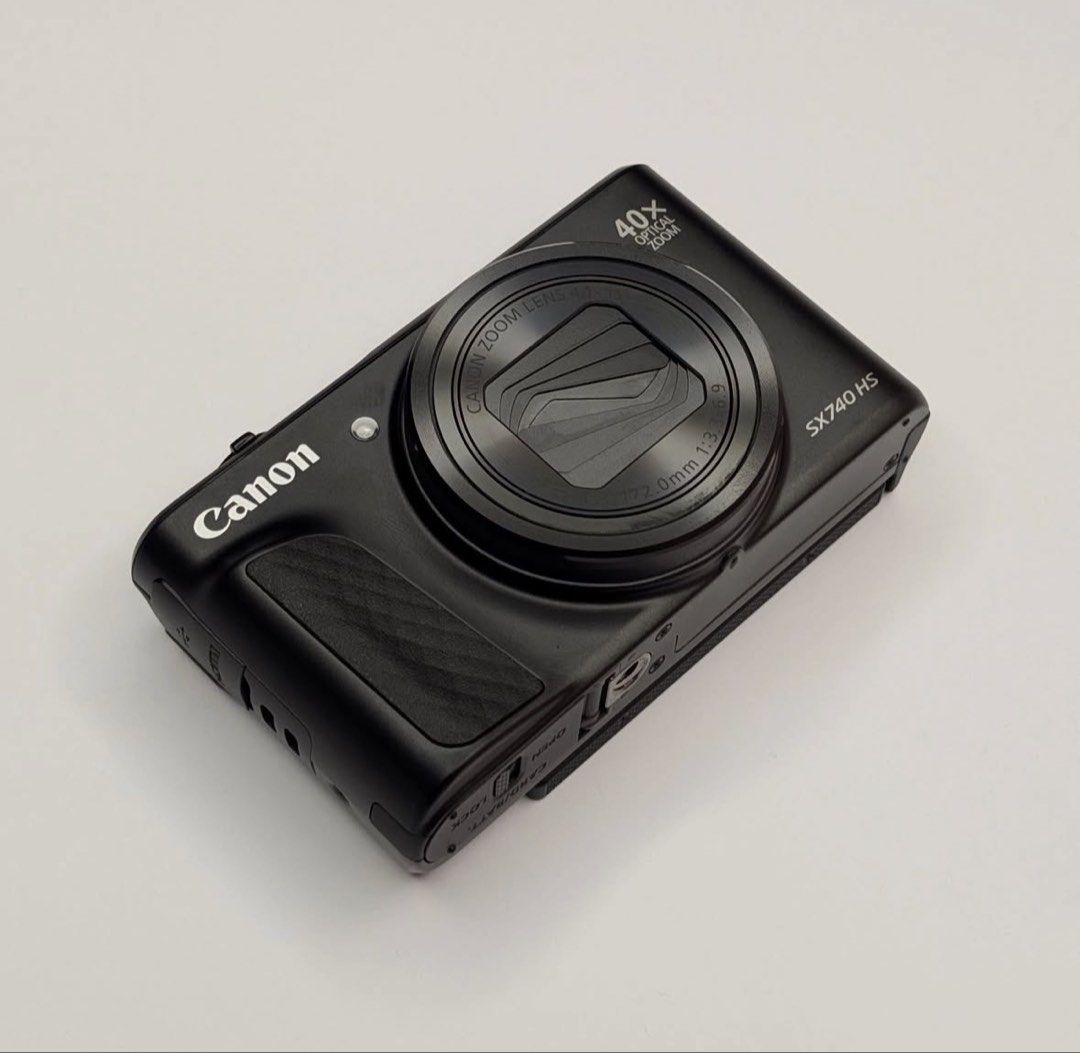 CANON PowerShot SX740 HS (Category: Cameras) located in Paranaque City. Submitted by hearthighway (Listing ID 1439106415, Image 2). Description: Complete Inclusion. Box opened. RFS: Switching to Canon PowerShot G7X Mark III Freebies: 2 (Black, Pink) Silicone Case Delivery: LBC COP.
