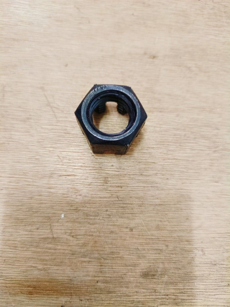 Castle hex nut course thread 26mm (Category: Construction & Building Materials) located in Alfonso. Submitted by mrasterisk (Listing ID 1439070850, Image 3). Description: Product details: M18/2.5 26mm Carbon steel material 5pcs.