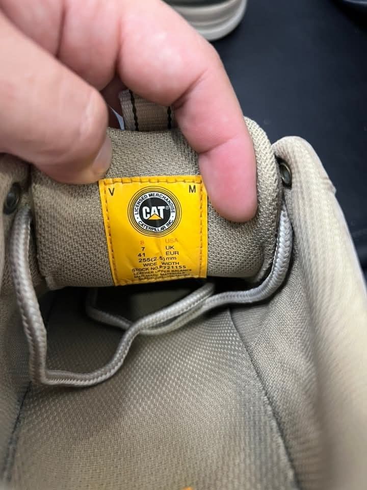 Caterpillar (CAT) Casual Shoes (Category: Casual Shoes) located in Toledo. Submitted by retxed1966 (Listing ID 1439084277, Image 1). Description: - Caterpillar (CAT) - Beige suede upper - Size: UK 7, US 8, EUR 41 - Lace-up closure - CAT logo on tongue, insole, and sole.