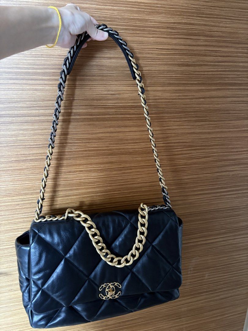 C 19 (Category: Shoulder Bags) located in Singapore. Submitted by sg88closetclearance (Listing ID 1439080421, Image 2). Description: C 19 bag received as a gift from my colleague. Used only twice . No stains. Bag is in very good condition ☺️ Selling as I need to clear out my wardrobe 😂 No box and dustbag , only the bag itself. Price can be slightly negotiable only but no low ballers please . Self pick up below my block (S532994) First come first