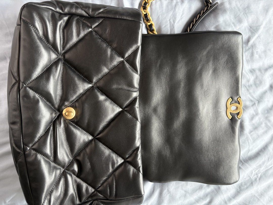 C 19 (Category: Shoulder Bags) located in Singapore. Submitted by sg88closetclearance (Listing ID 1439080421, Image 3). Description: C 19 bag received as a gift from my colleague. Used only twice . No stains. Bag is in very good condition ☺️ Selling as I need to clear out my wardrobe 😂 No box and dustbag , only the bag itself. Price can be slightly negotiable only but no low ballers please . Self pick up below my block (S532994) First come first