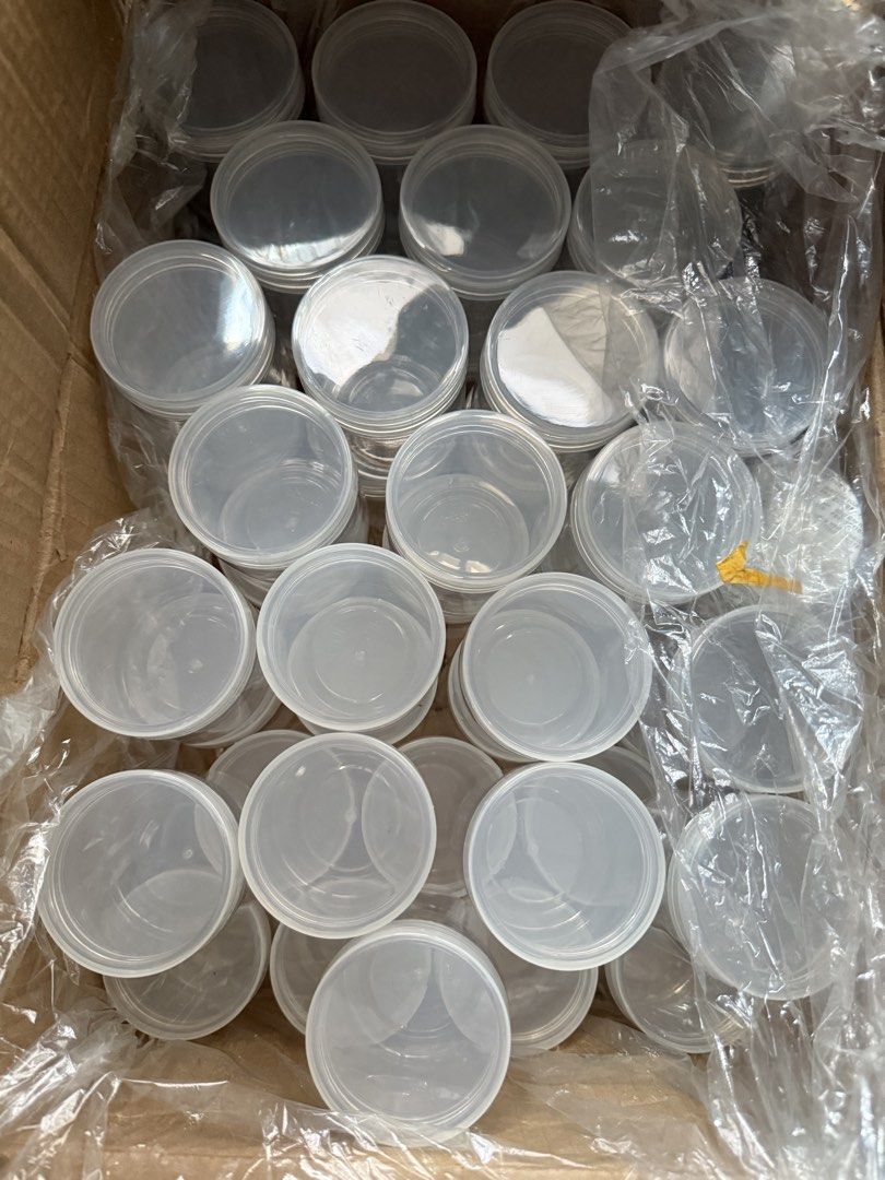 Clear Plastic Storage Jars with Lids460014637108449280