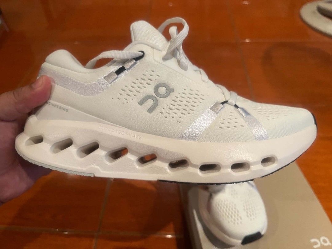 Cloudsurfer 2 (Category: Sneakers) located in Manila. Submitted by ericj7 (Listing ID 1439190123, Image 1). Description: Cloud Surfer 2 ( US W9) (M7) Running shoe.
