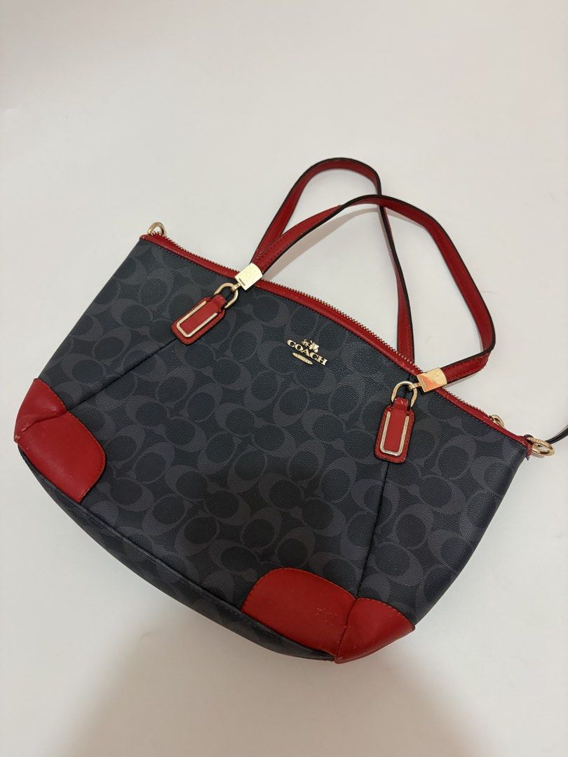 Coach Madison Kelsey (Category: Luxury Bags & Wallets) located in Manila. Submitted by joyoncedloved (Listing ID 1439097459, Image 1). Description: FREE when you buy 2 bags 😊 No sling and hang tag Issues are visible Loc: Valenzuela City.