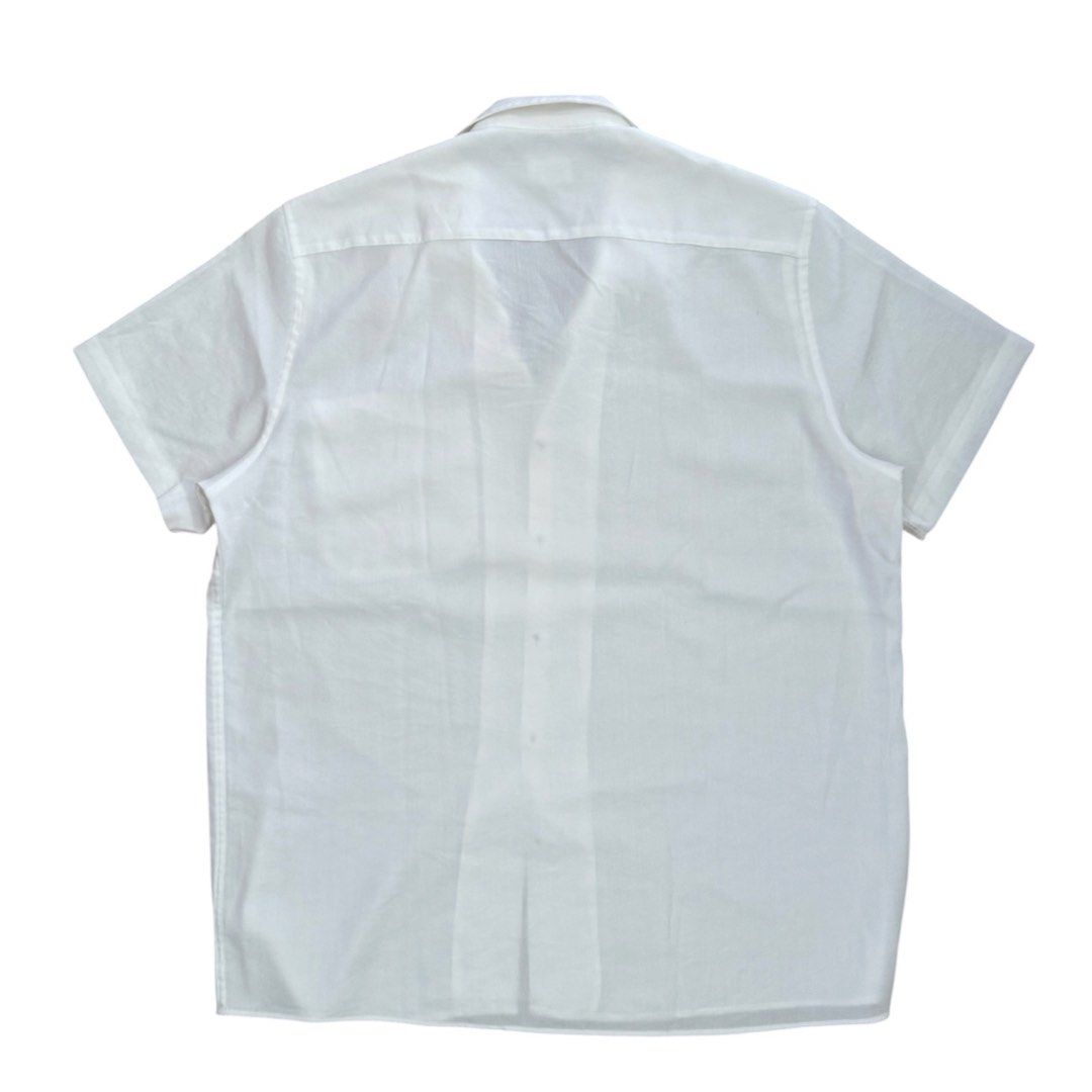 Coco Republic White button down polo (Category: Tshirts & Polo Shirts ) located in Manila. Submitted by dja23 (Listing ID 1439236103, Image 3). Description: Width: 24 in Length: 30 in front 31 in back Sleeve length: 8.5 in Color may vary due to lighting, see pic for issues, no refund/return unless valid reasoning.