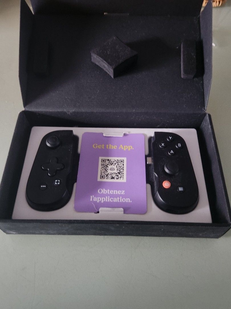 Controller back bone (Category: Controllers) located in Singapore. Submitted by goonmasterll (Listing ID 1439172547, Image 1). Description: wts urgent my convi nothing wrong with the controller will include original box non changeable side padding for ur phone.