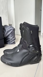 (Category: ) located in . Submitted by panigale1983 (Listing ID 1439075309, Image 1). Description: .