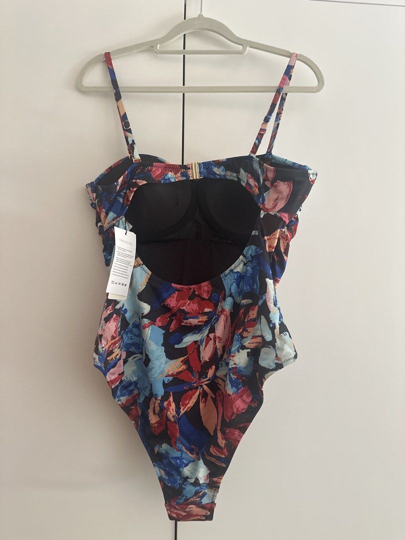 DeFacto Floral Print Swimsuit (Category: Bikinis & Swimsuits) located in Marikina City. Submitted by joizec (Listing ID 1439098485, Image 3). Description: - DeFacto floral swimsuit - Size: L - Design: One-piece - Features: Adjustable straps, back clasp - Color: Multi-color RFS: wrong size.