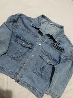 (Category: ) located in . Submitted by decluttersbyglai (Listing ID 1439221201, Image 1). Description: .