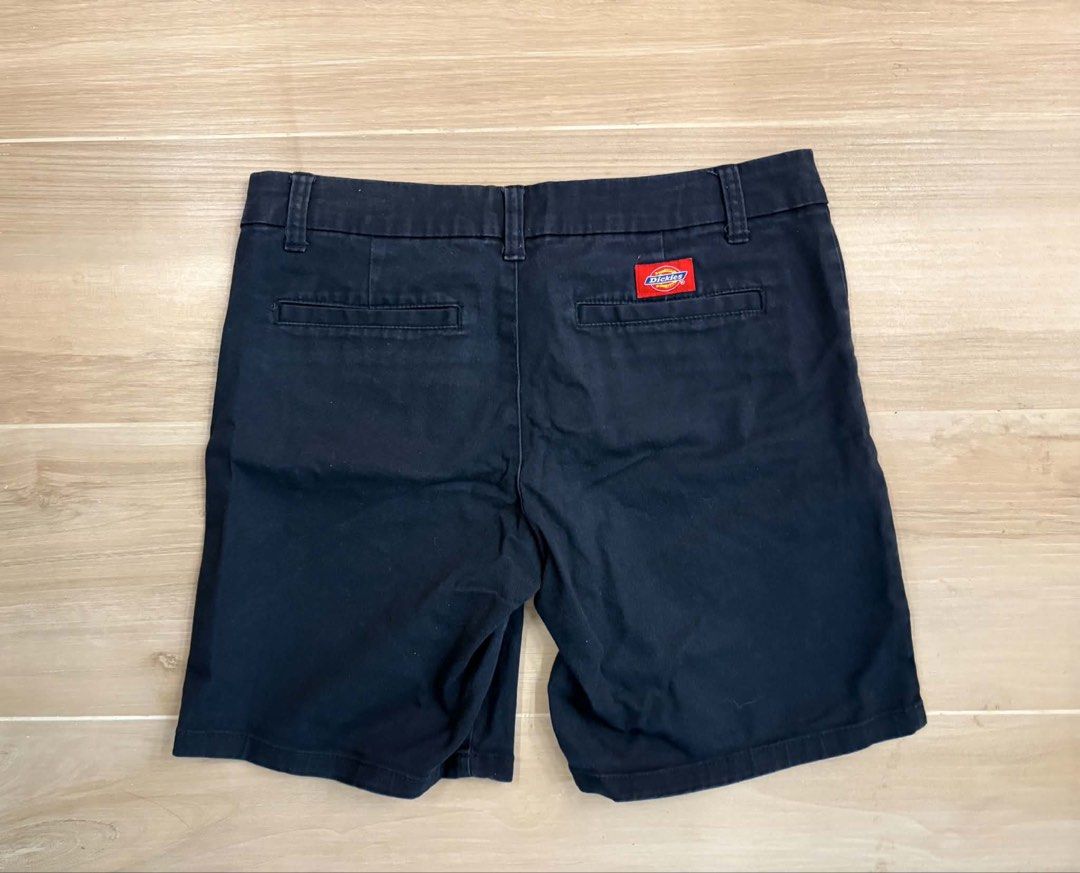 Dickies Navy Blue Shorts Size 9 (Category: Shorts) located in San Juan City. Submitted by outwithit (Listing ID 1439215581, Image 3). Description: Dm for more information -More pictures about the product -Close up pictures -Type of material RFS: Decluttering Can negotiate if buying 2 or more items Delivery fee will be shouldered by buyer .