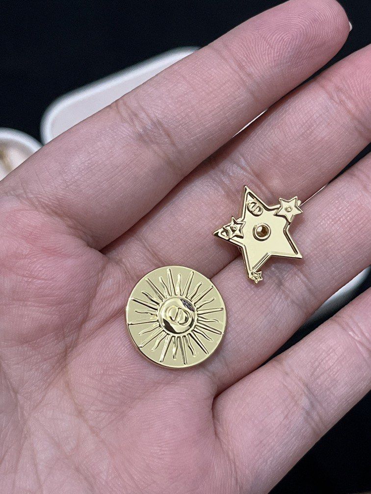 Dior Brooch (Category: Other Accessories) located in Manila. Submitted by daniscartph (Listing ID 1407616896, Image 1). Description: Dior pins Gifts from my purchases .