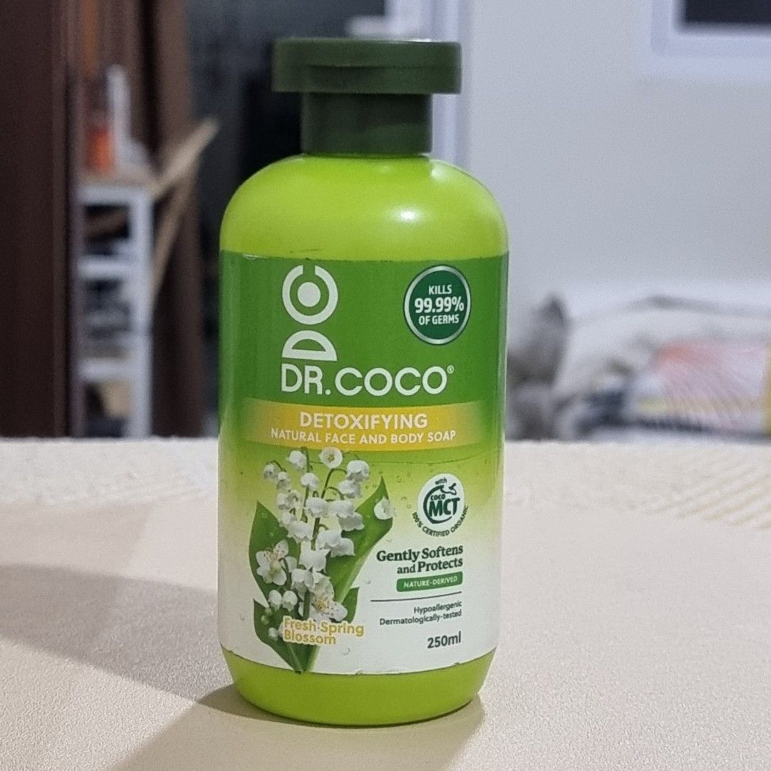 Dr. Coco Detoxifying Natural Face and Body Soap (Category: Bath) located in Pasig City. Submitted by lesmitch (Listing ID 1439150703, Image 1). Description: - Fresh Spring Blossom scent - 250ml ~ Check all photos for the item's actual condition and measurements ~ Payment is via gcash, pay maya or bdo ~ Shipping is via lalamove, grab, j&t or you can book your own preferred courier ~ Message me for other details.