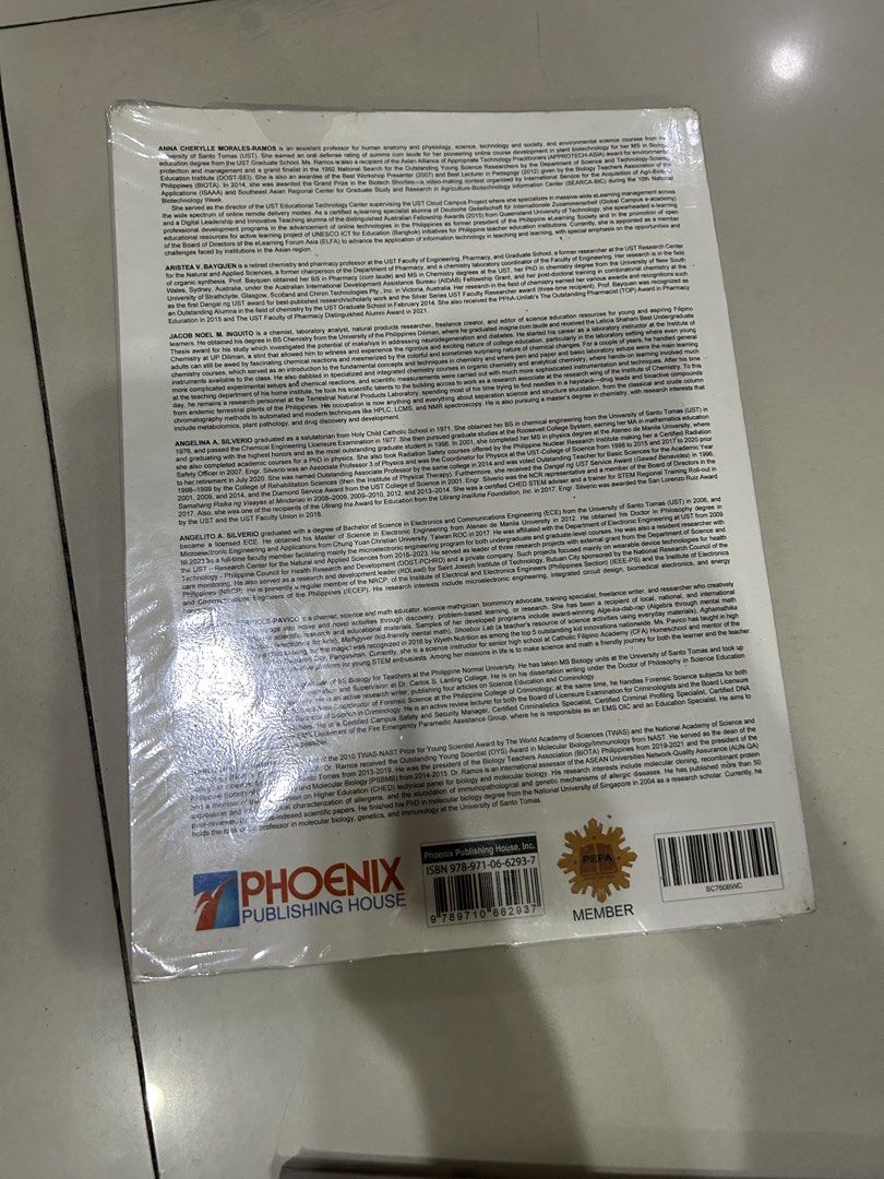 Grade 8 Exploring Life Through Science Series (5th Edition) (Category: Textbooks) located in Manila. Submitted by Declutterland (Listing ID 1439179524, Image 2). Description: Grade 8 Exploring Life Through Science Series (5th Edition) - good as new, with plastic cover 09175254283 San Juan RFS: decluttering GCASH/BPI/BDO.