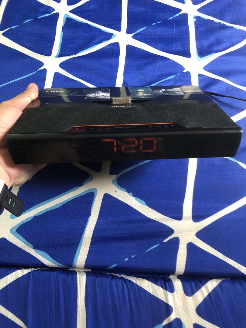 ExtremeMac Luna Voyager 2 portable Ipod dock speaker (Category: Soundbars, Speakers & Amplifiers) located in Quezon City. Submitted by markgolveo (Listing ID 1439076787, Image 1). Description: ExtremeMac Luna Voyager 2 portable Ipod dock speaker With adapter and unit only Ipod not included Tested working in good condition Good audio output Good dock pin charges and plays iPod Aux in working Can be battery operated Back cover for batt intact Fm an