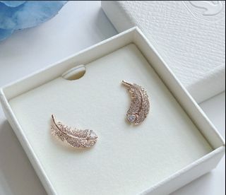 (Category: ) located in . Submitted by clean_wardrobe (Listing ID 1439124951, Image 1). Description: .