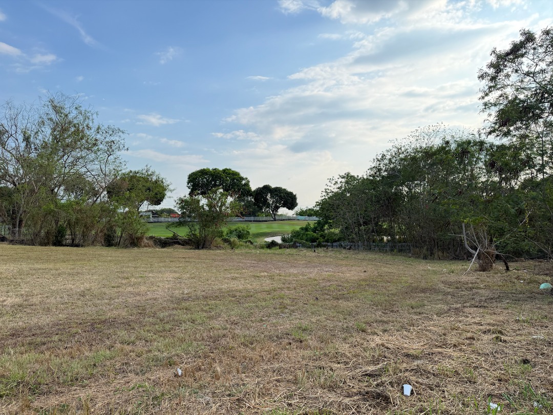 (Category: ) located in . Submitted by miguel.realestate (Listing ID 1439233401, Image 1). Description: .