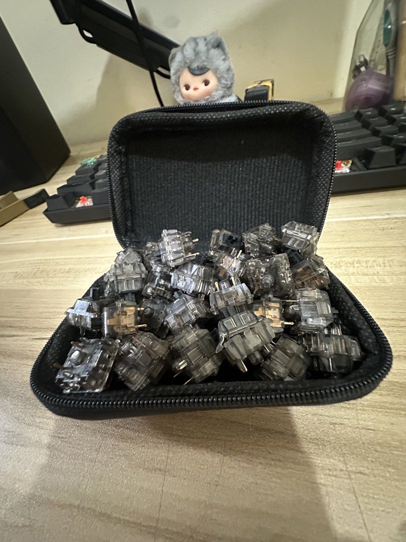 Gateron Black Ink V2 39pcs (Prelubed) (Category: Computer Keyboard) located in Manila. Submitted by gamingthriftshop (Listing ID 1439127380, Image 2). Description: ALL WORKING Never been used! Extras - Gateron Black Ink V2 39pcs (Prelubed) (Worth 1360) 880 nalang.