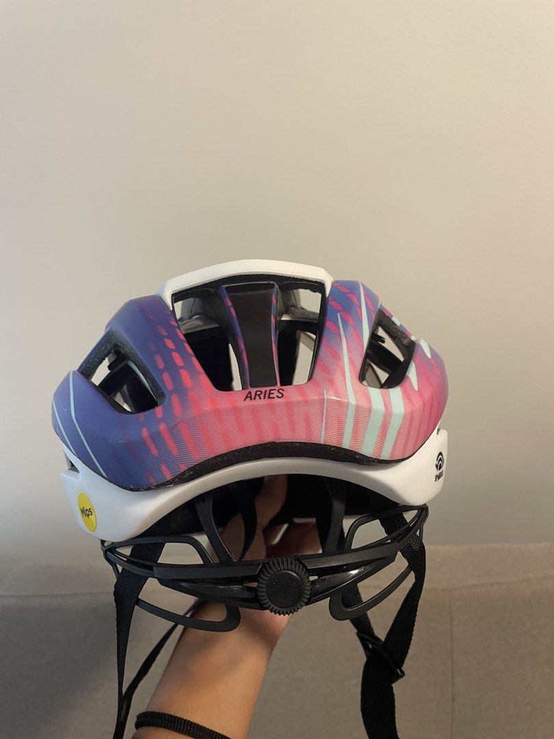 Giro Aries Spherical Helmet MIPS (Category: Bicycles) located in Calamba. Submitted by athlete_decluttering (Listing ID 1439079325, Image 2). Description: Negotiable Size: S (51-55cm) Got this for 18k RFS: declutterring Issues: No issues with the helmet, just the sticker/print Location: Nuvali, Laguna .