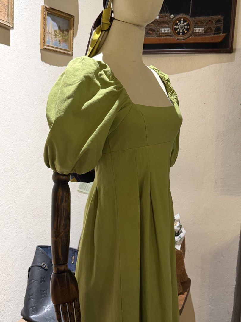 Green Puff Sleeve Dress (Category: Dresses) located in Manila. Submitted by vivstudio (Listing ID 1439134927, Image 2). Description: - Green dress - Square neckline - Puff sleeves - Fitted bodice - Flared skirt - Perfect for warm days.