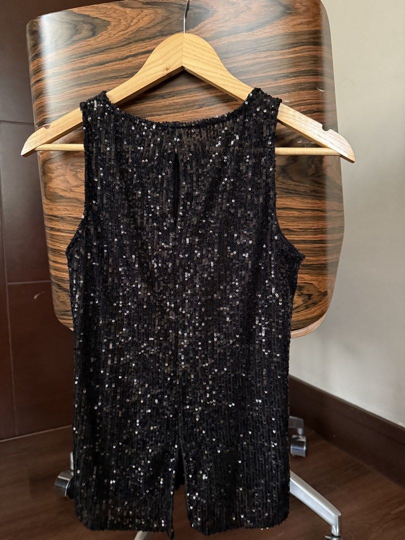 Halogen Black Sequin Top (Category: Sleeveless) located in Quezon City. Submitted by ilovegreekyogurt (Listing ID 1439072067, Image 2). Description: 🍋 never used, just stored in closet 🍋‍🟩 rfs: decluttering 🫐 no when worns! actual photos posted.