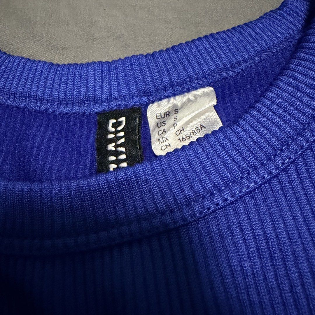 H&M Divided Ribbed Tank Top - Blue (Category: Sleeveless) located in Manila. Submitted by annedecluttersqc (Listing ID 1439127037, Image 2). Description: Fits xs-small.