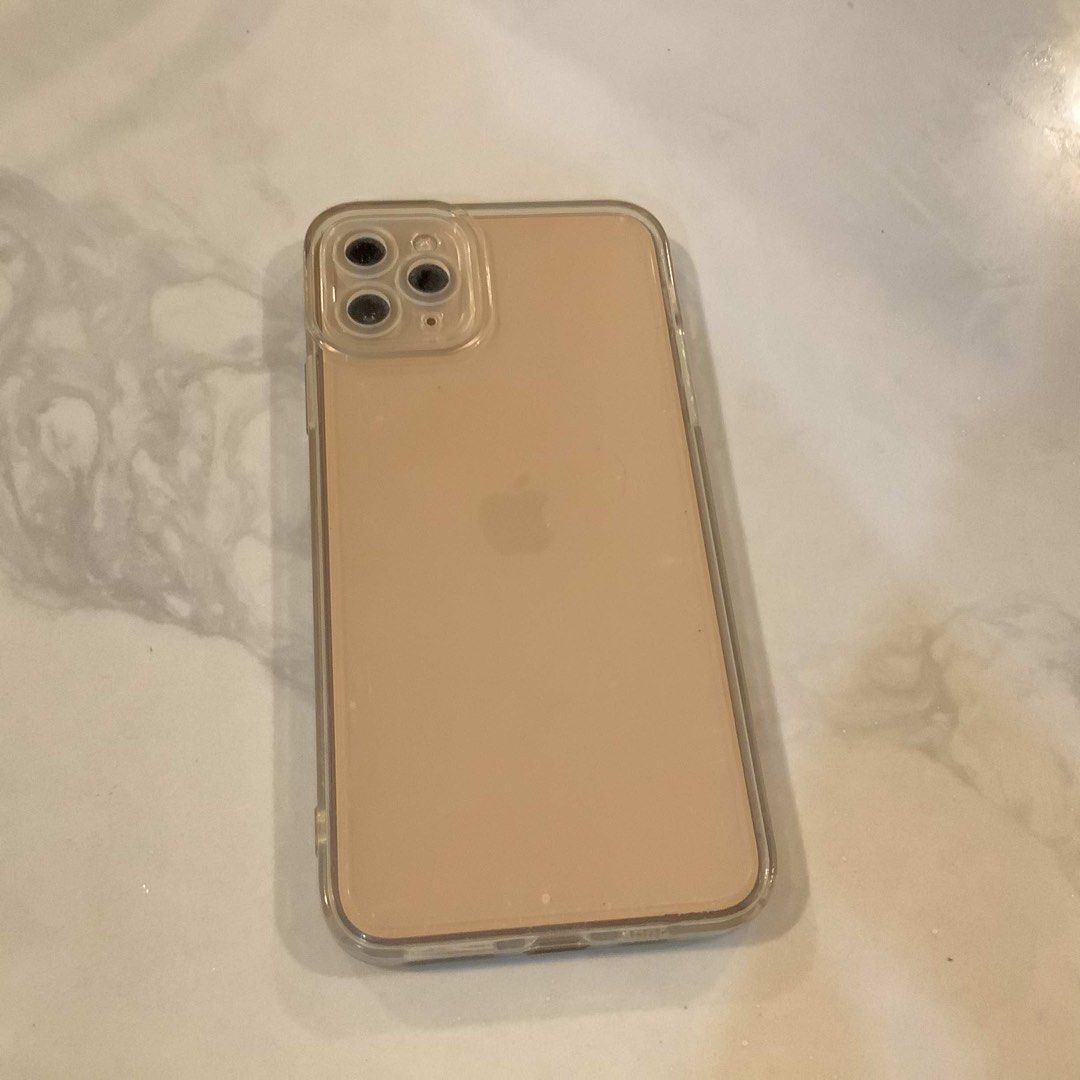 Iphone 11 Pro Max 256 GB (Category: iPhone 11 Series) located in Paranaque City. Submitted by aliyahanne (Listing ID 1439165064, Image 3). Description: - With box (No earphones and charger) - With case and screen protector - Replaced battery - Good condition.