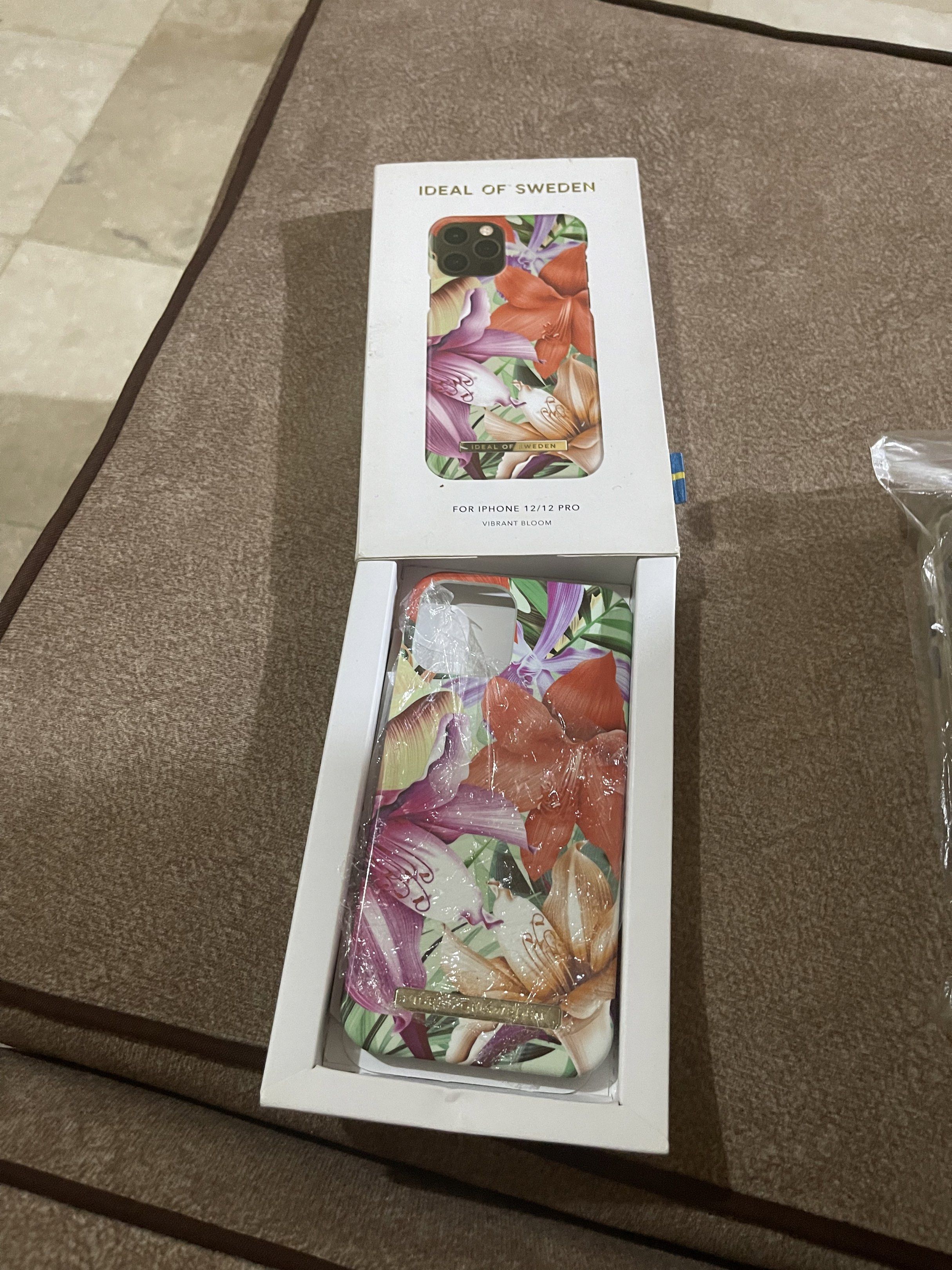 iPhone 12 casings bundle take all (Category: Cases & Sleeves) located in Quezon City. Submitted by rish40 (Listing ID 1439185816, Image 2). Description: .
