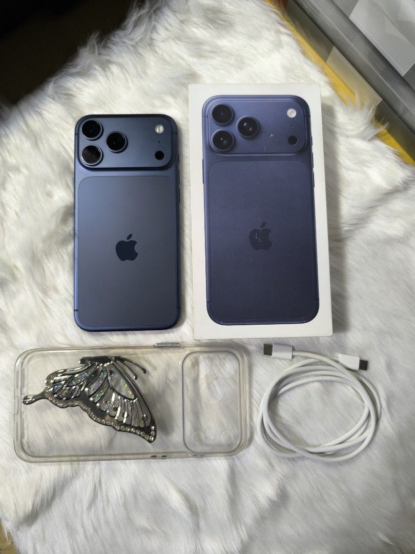 Iphone 17 Pro Max Deep Blue 256GB Smartlocked (Category: iPhone 17 Series) located in Bulacan. Submitted by fhthgadgetsshop (Listing ID 1439159223, Image 2). Description: IPHONE 17 PRO MAX 256GB FOR SALE ⬇️ Iphone 17 Pro Max Deep Blue 256GB 100% Battery Health/82 Cycle Count Smart locked (Smart/TNT/Sun) Under Warranty Until Feb 2027 All Working/Original/No Issue/Repair History Inclusions: Orig Box, Orig Cord, Case MOP: Cash/Bank Transfer/Gcash 💸