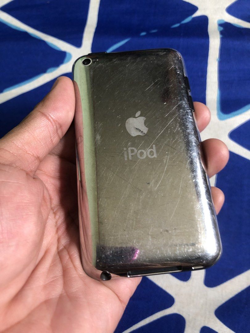 Ipod Touch 8GB screen issue (Category: Portable Music Players) located in Quezon City. Submitted by markgolveo (Listing ID 1439078722, Image 3). Description: Ipod Touch 8GB screen issue Good battery life long lasting up to 4 days standby , 3-4 hours continuous play Screen touch all working dead pixel does not affect its touch Good home button and all buttons Good camera wifi bluetooth and all functions Good audio speaker and output Preloaded song