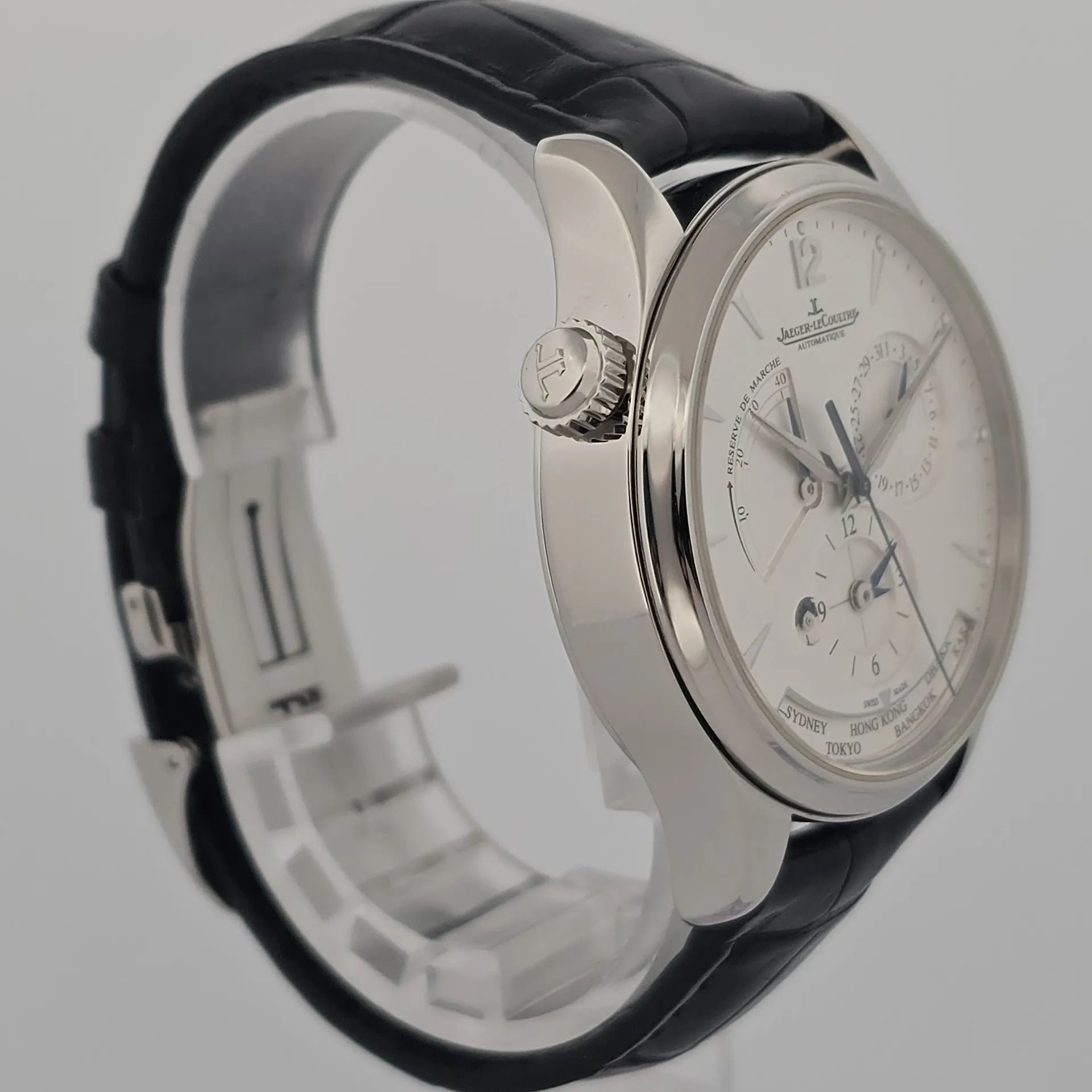 Jaeger-LeCoultre Master Geographic Q1428421 (Category: Watches) located in Singapore. Submitted by watchbanka23 (Listing ID 1439149530, Image 3). Description: WW0007JLC Watch Condition Very Good Warranty Card Year 2015 Diameter 39mm Movement Automatic Case Material Steel Dial Color Silver Accessories Includes original certification documents.