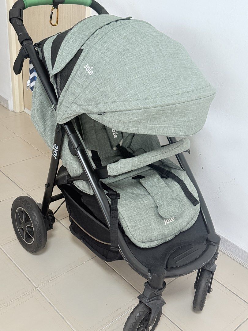 Joie Stroller (Category: Strollers) located in Singapore. Submitted by missoverthinking (Listing ID 1439147938, Image 1). Description: Pls read What u see is what u get Stroller come with raincover. All no smelly, used with care, pushes very smoothly, still in great working condition. Used for about 3 years, it has some minor scratches and a bit of dust only ( see photo ). Self collect 760327.