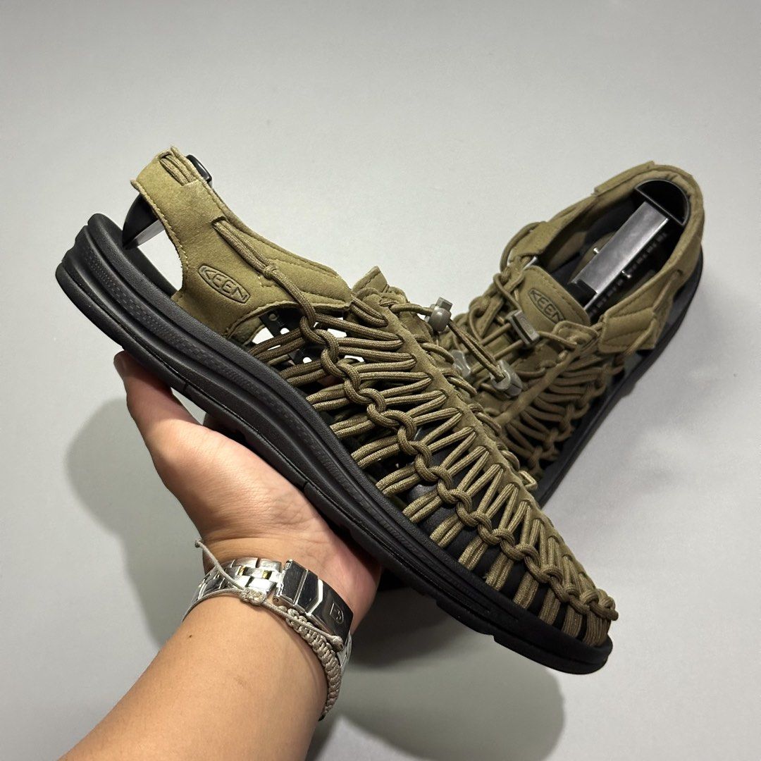 KEEN UNEEK SANDALS (Category: Slippers & Slides) located in Baguio. Submitted by macshop_items (Listing ID 1439174425, Image 1). Description: KEEN UNEEK SANDALS - Size 9us(27cm) - Excellent condition - Signs of usage ₱ 1,980 + sf.