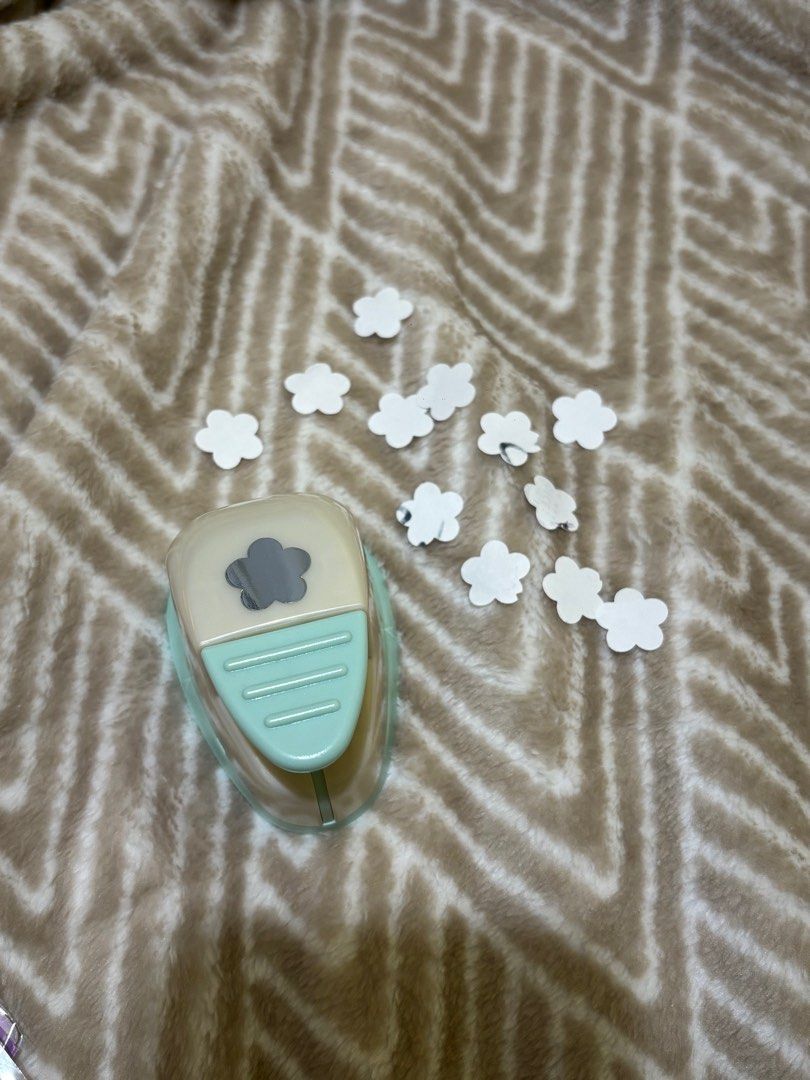 Kuretake KurePunch Small Craft Punch (Category: Craft Supplies & Tools) located in Butuan. Submitted by tinjokxx (Listing ID 1439219760, Image 2). Description: Craft Punch Blossom design Read me ⬇️ PM for inquiries Payment first policy MOP: Gcash/BPI J&T only - Add SF Offer only if you are 💯getting the item WYSIWYG.