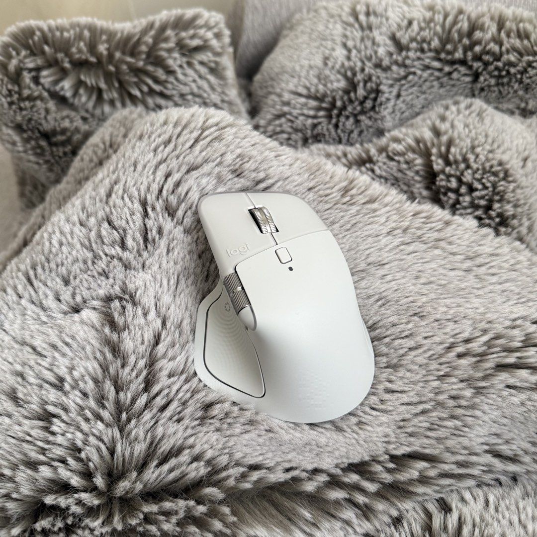 Logitech MX Master 4 Wireless Ergonomic Mouse - Pale Grey460059066352936960