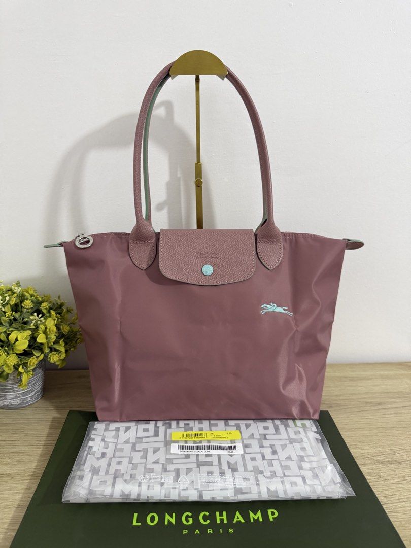 Longchamp medium long handle (Category: Luxury Bags & Wallets) located in Cabuyao City. Submitted by baglover1111 (Listing ID 1439086316, Image 2). Description: Brand new guaranteed authentic .