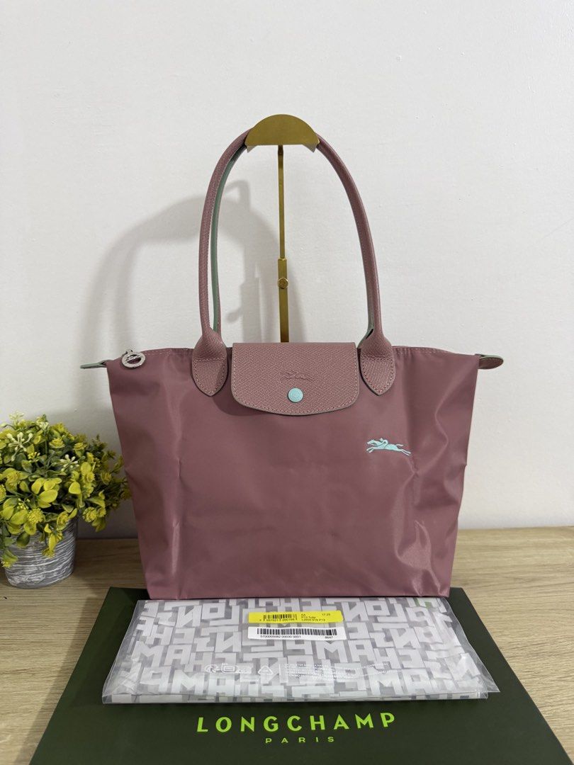 Longchamp medium long handle (Category: Luxury Bags & Wallets) located in Cabuyao City. Submitted by baglover1111 (Listing ID 1439086316, Image 1). Description: Brand new guaranteed authentic .