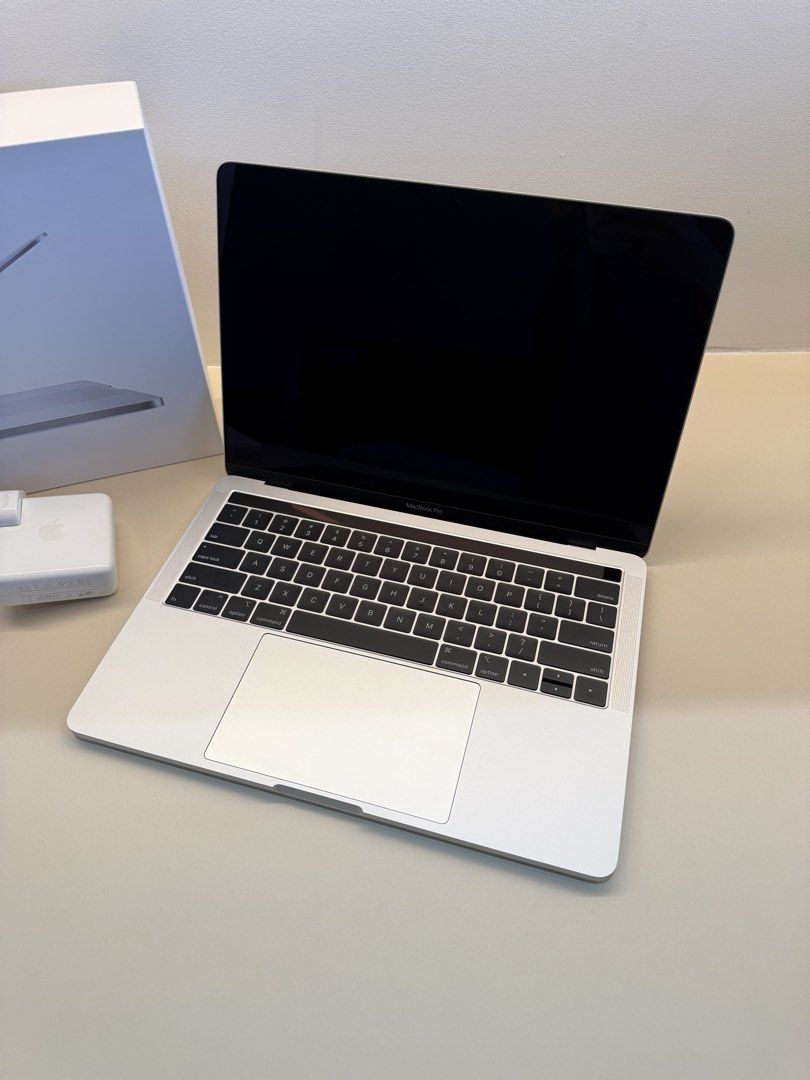 MacBook Pro 13-inch (2019)460160536067461121