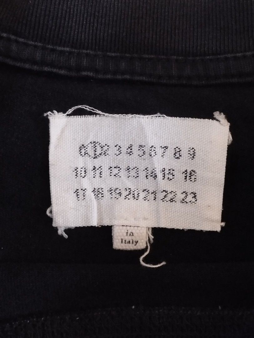 Maison Margiela (Category: Tshirts & Polo Shirts ) located in Manila. Submitted by sayd-thrift (Listing ID 1439151407, Image 3). Description: Maison Margiela Pocket Tee 50 on tag •W26'-L30 •Need Wash •No Flaws ₱850 + sf Location / Mindanao, Davao City 📍.