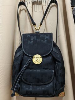 (Category: ) located in . Submitted by findswithalcloset (Listing ID 1439185009, Image 1). Description: .